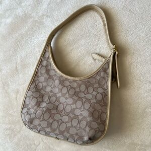 Ergo Shoulder Bag In Signature Jacquard